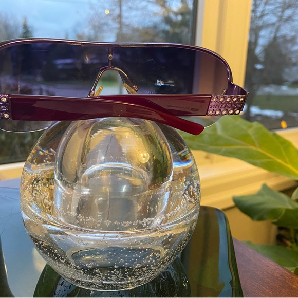 Steve Madden Sunglasses - Picture 2 of 9